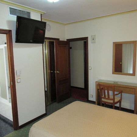 Hotel Virgen Del Camino Pontevedra Pokoj fotografie
